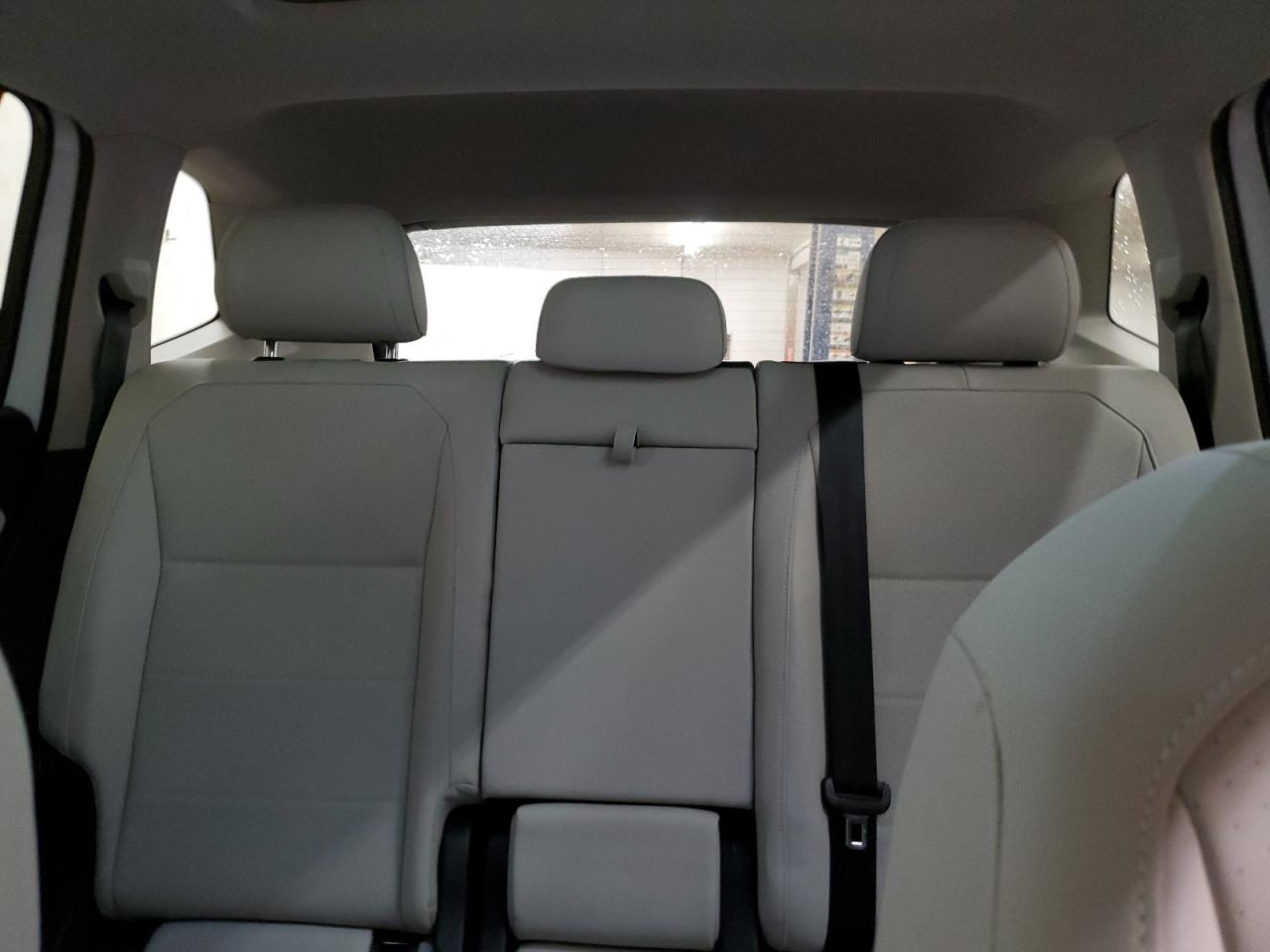 2020 Volkswagen Tiguan - Image 10