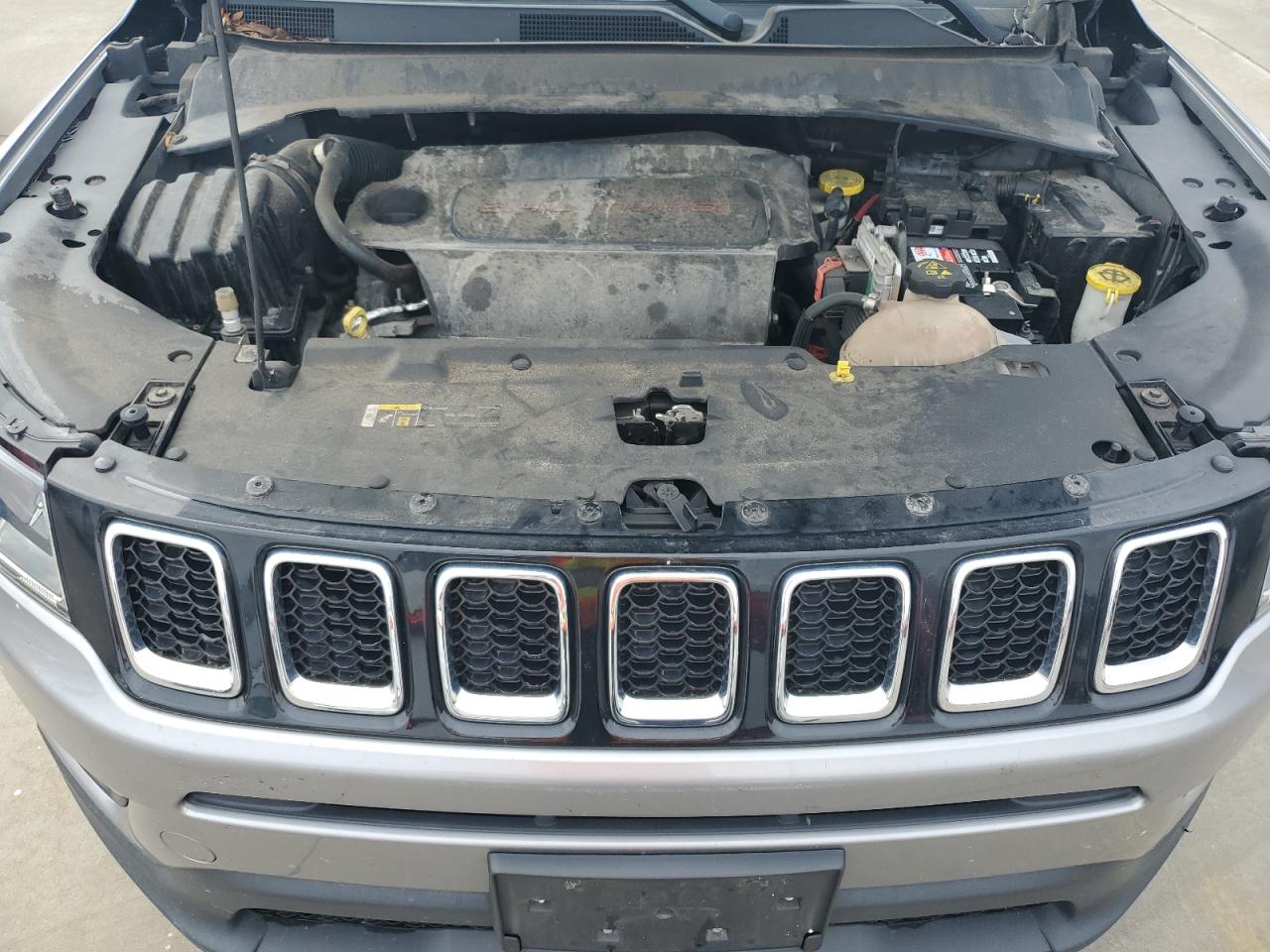 2018 Jeep Compass Latitude VIN: 3C4NJDBB3JT262737 Lot: 75084734