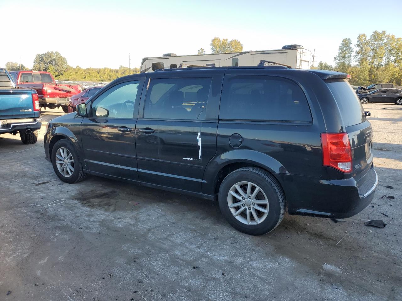 2014 Dodge Caravan - Image 2