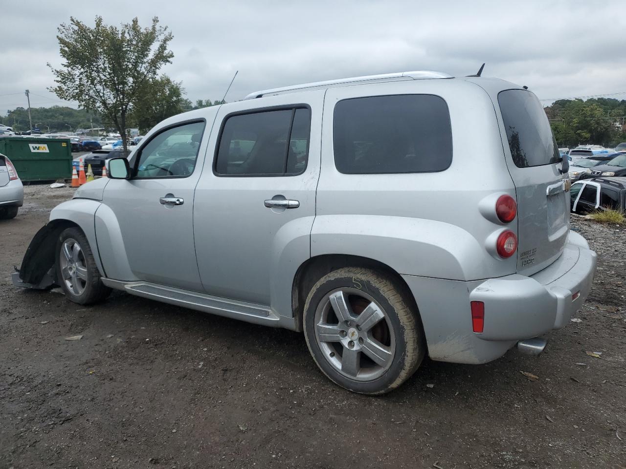 2011 Chevrolet HHR - Image 2