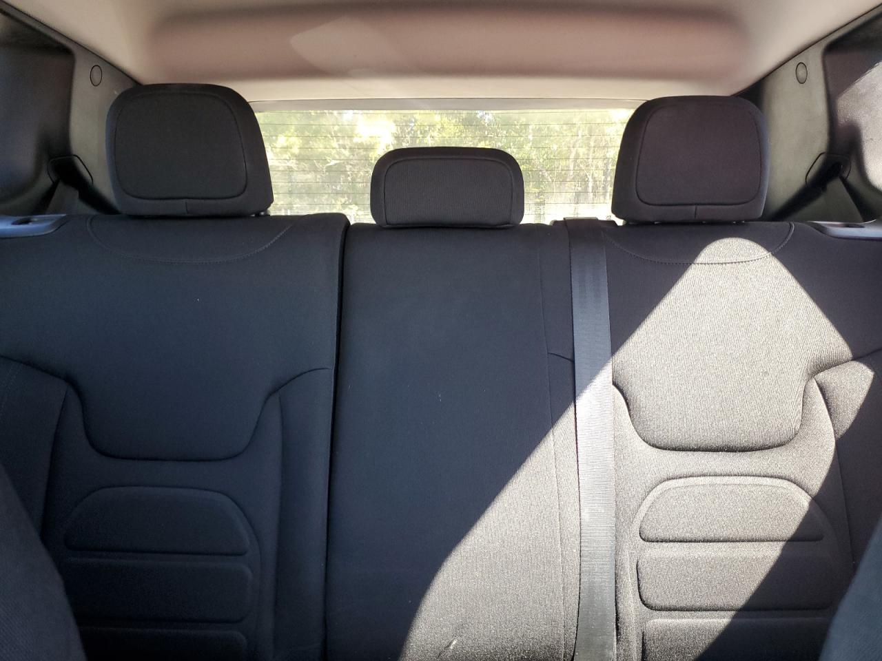 2020 Jeep Renegade - Image 10