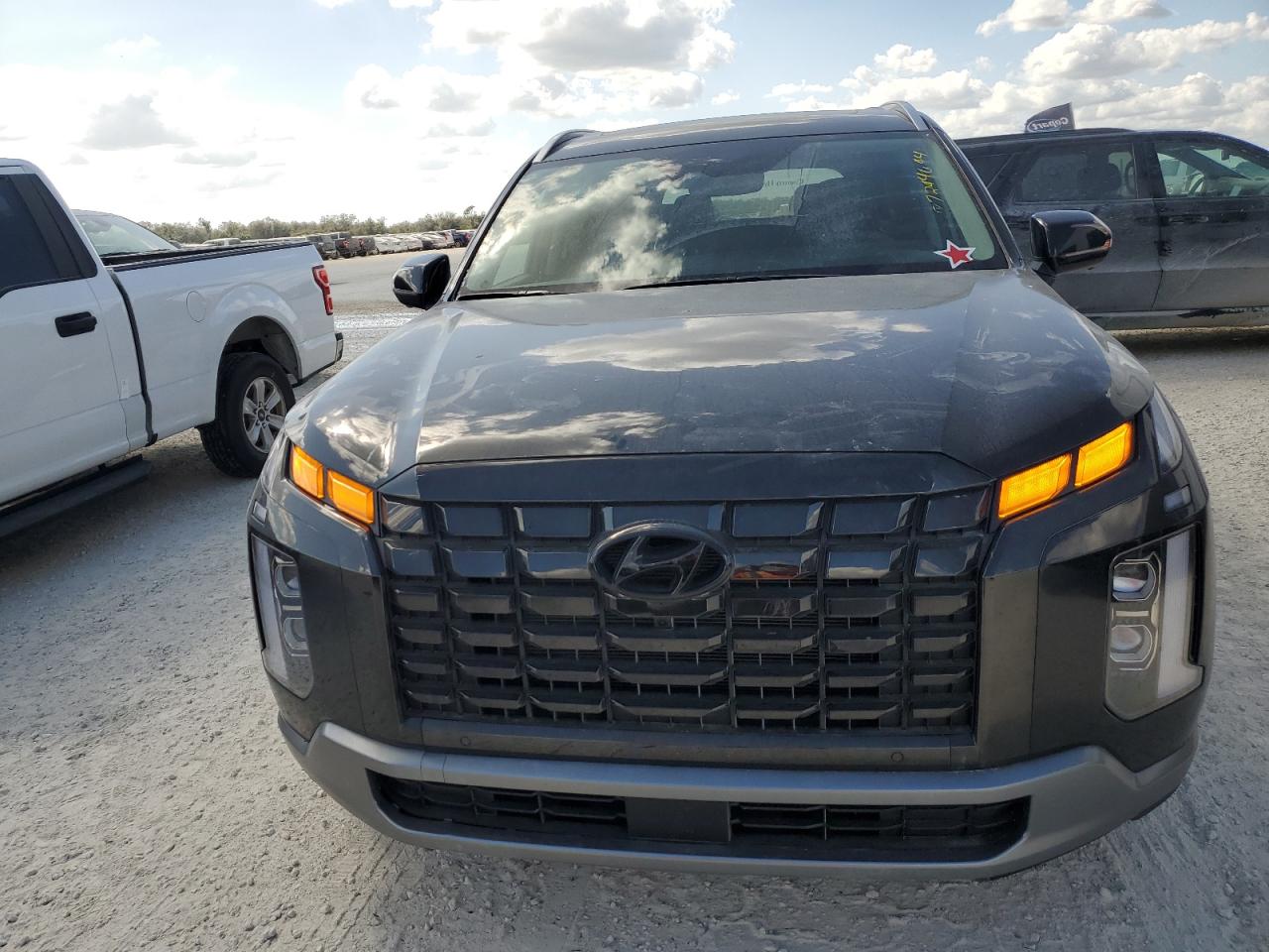 2024 Hyundai Palisade - Image 5