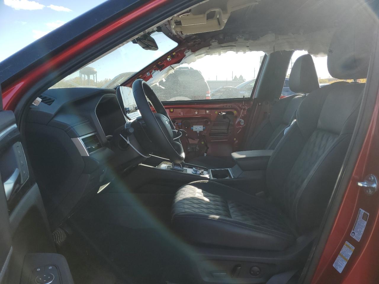 2024 Mitsubishi Outlander - Image 7