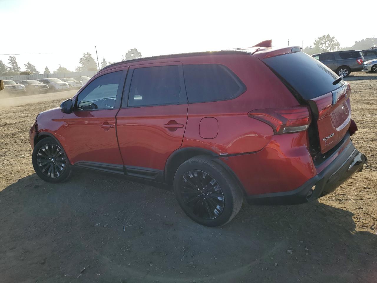 2020 Mitsubishi Outlander - Image 2