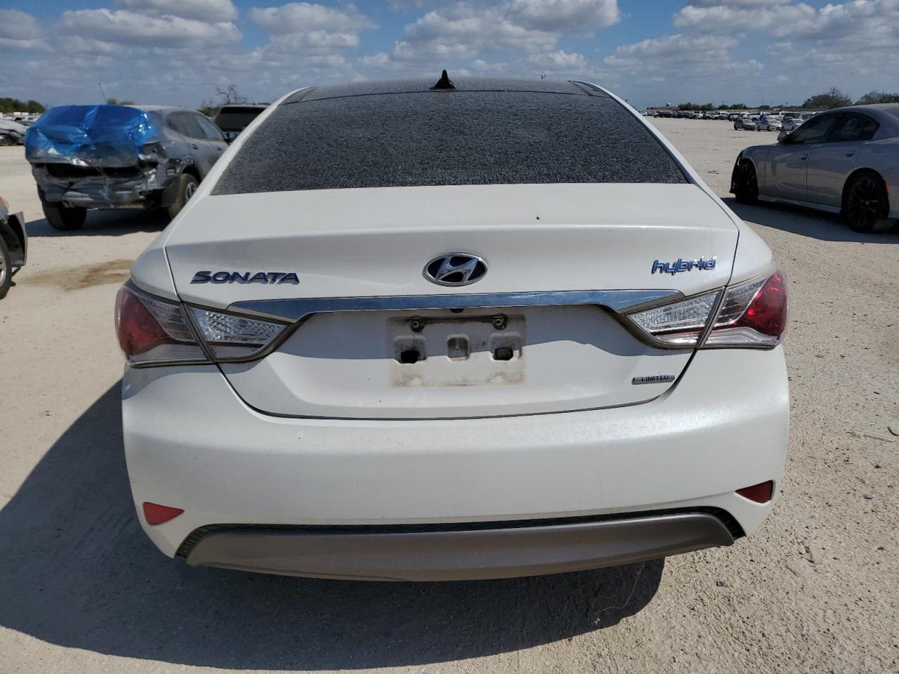 2015 Hyundai Sonata Hybrid VIN: KMHEC4A44FA123272 Lot: 77080504