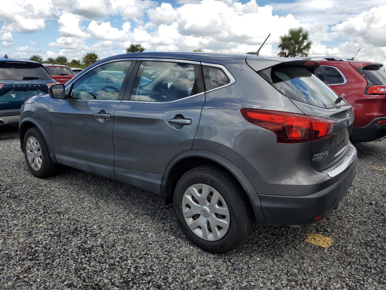 2018 Nissan Rogue - Image 2