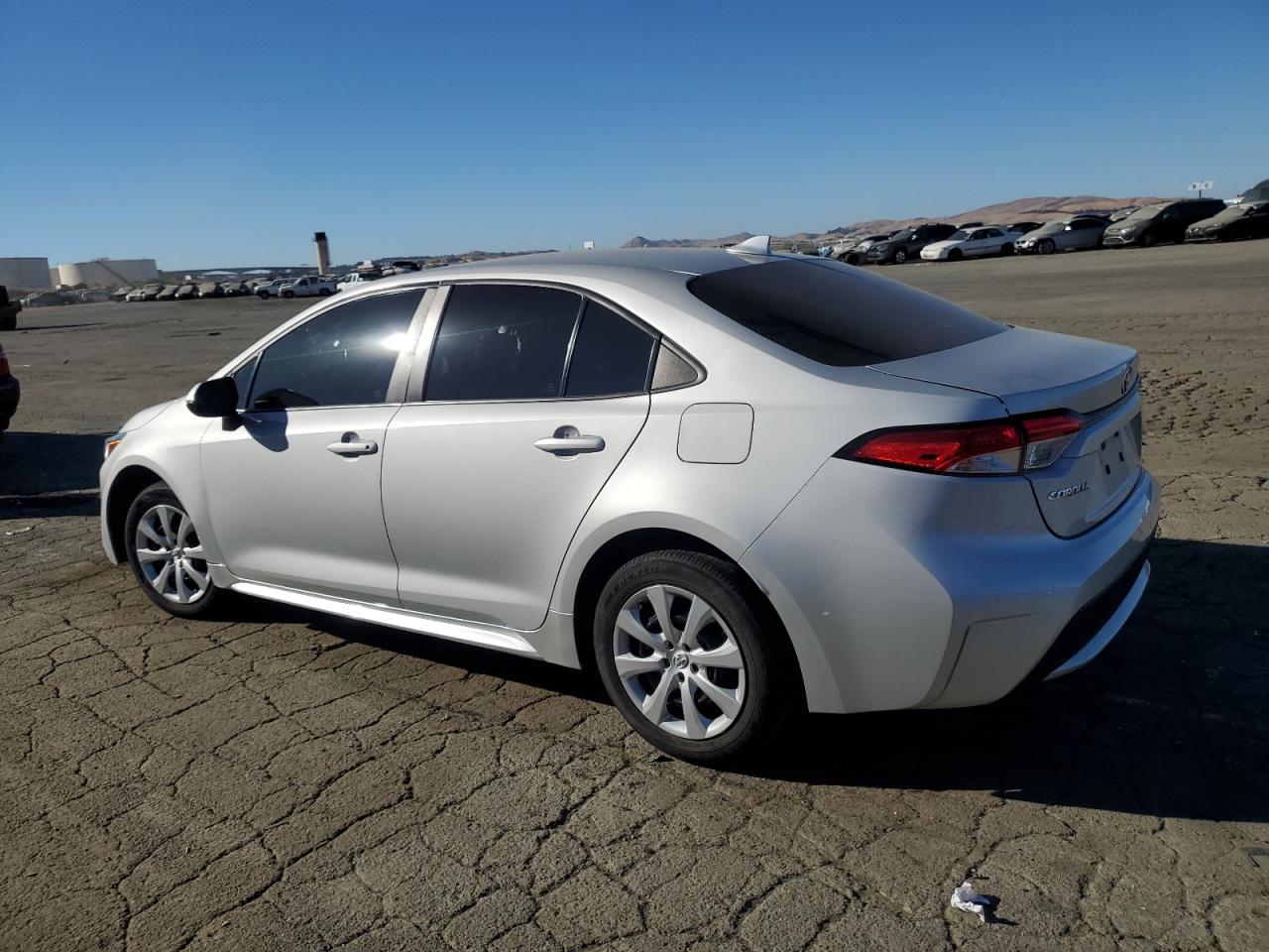 5YFEPMAE2NP317570 2022 TOYOTA COROLLA - Image 2