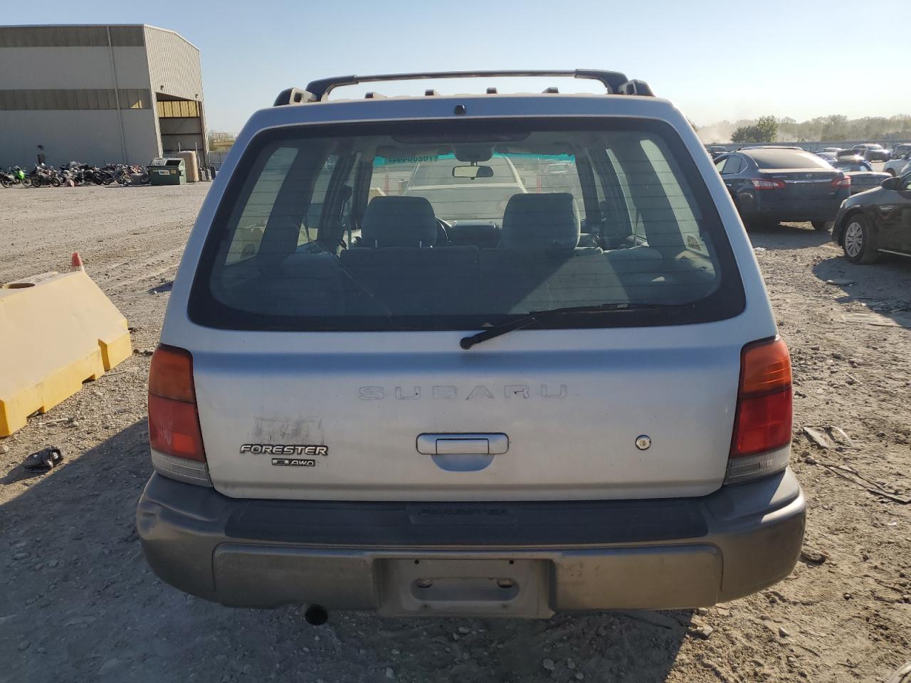 2000 Subaru Forester S VIN: JF1SF6552YH705853 Lot: 76286444