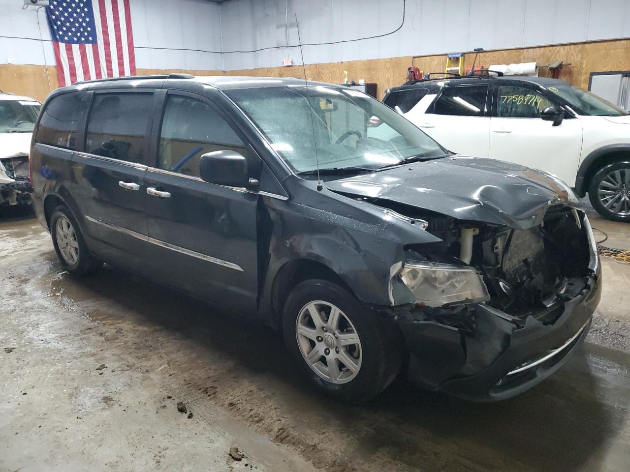 2012 Chrysler Town & Country - Image 4