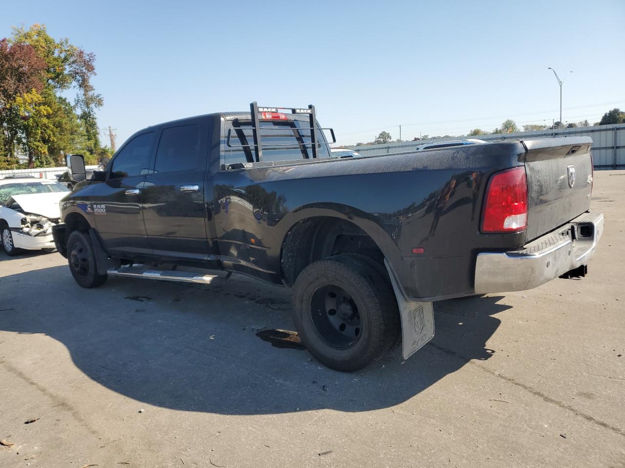 2017 RAM 3500 - Image 2