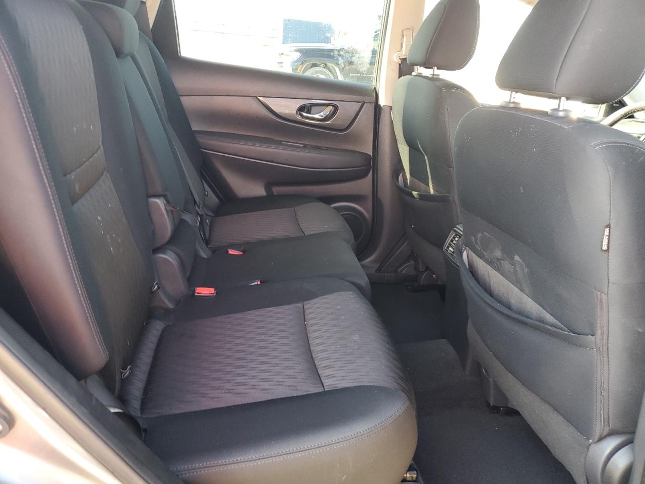 2020 Nissan Rogue - Image 10