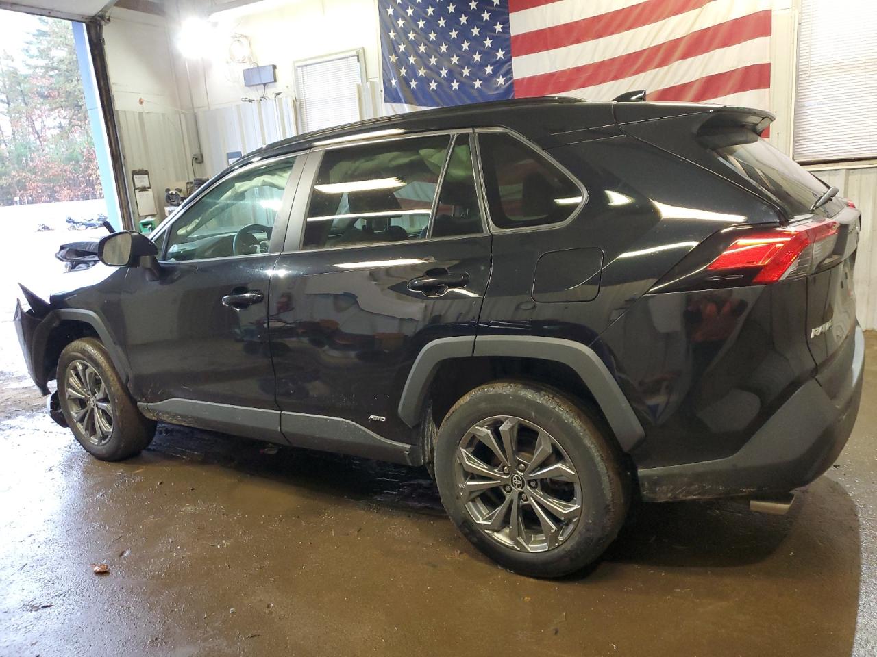 2022 Toyota RAV 4 - Image 2