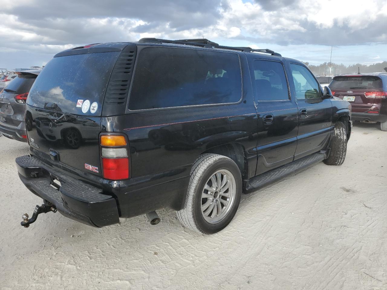 2006 GMC Yukon - Image 3