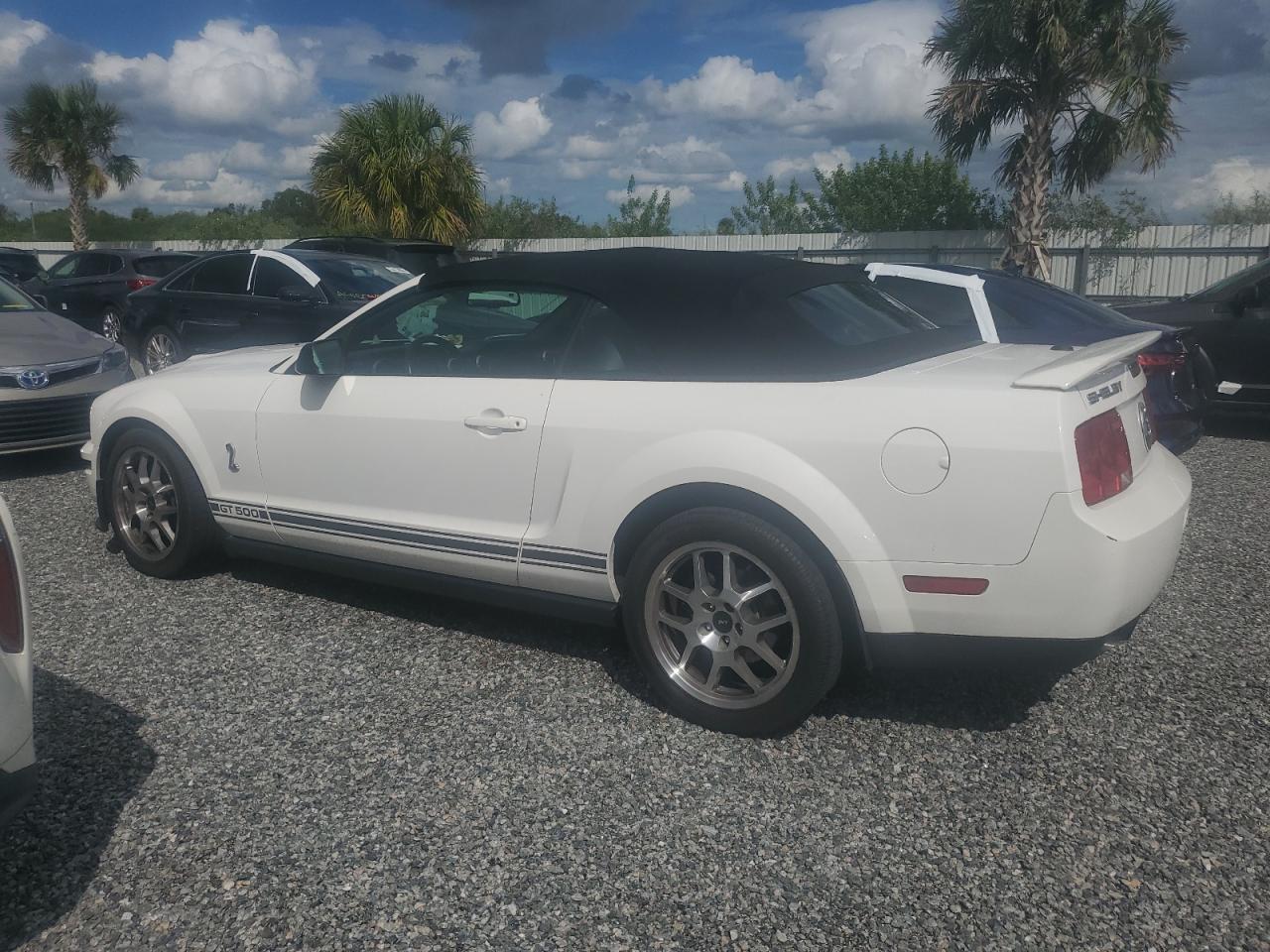 2007 Ford Mustang - Image 2