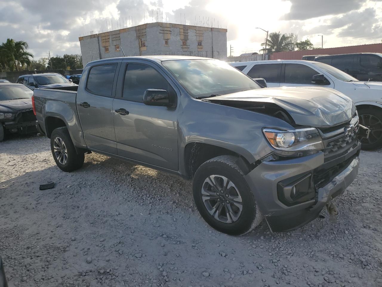 2022 Chevrolet Colorado - Image 4