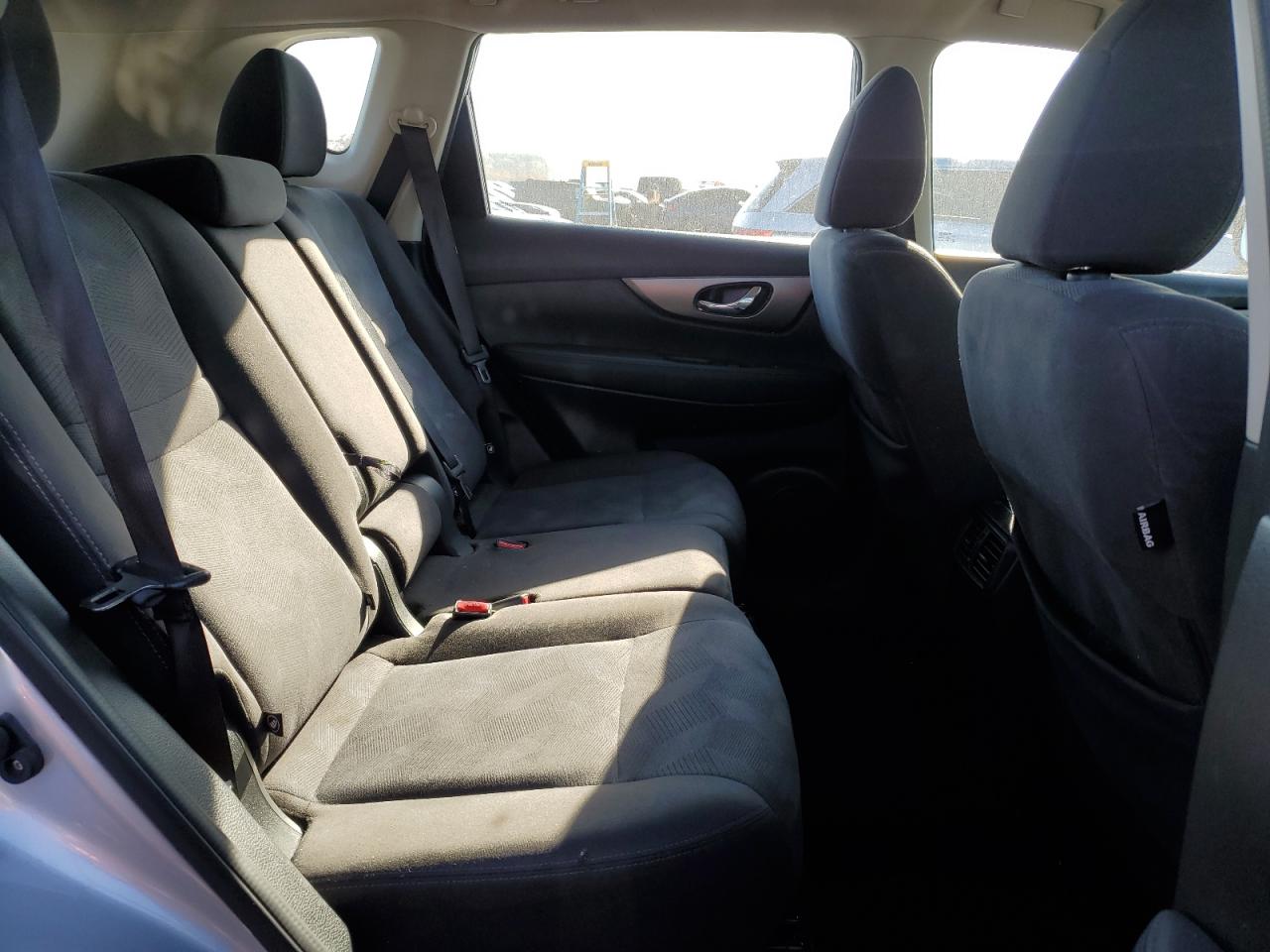 2016 Nissan Rogue - Image 11