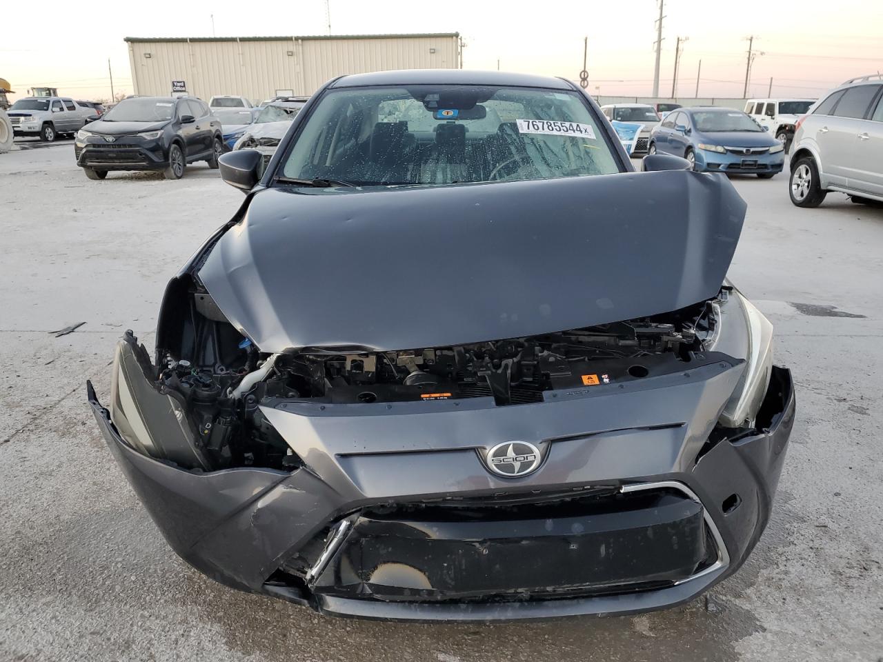 VIN 3MYDLBZV7GY135481 2016 TOYOTA SCION no.5