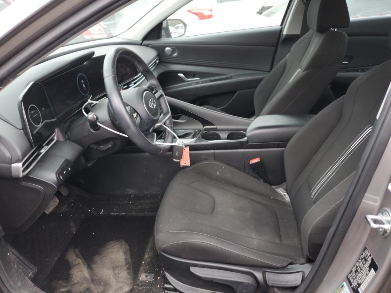2023 Hyundai Elantra - Image 7