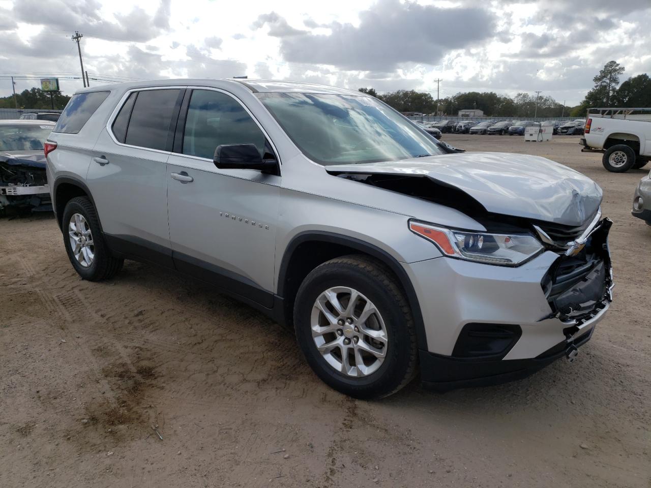 2019 Chevrolet Traverse - Image 4