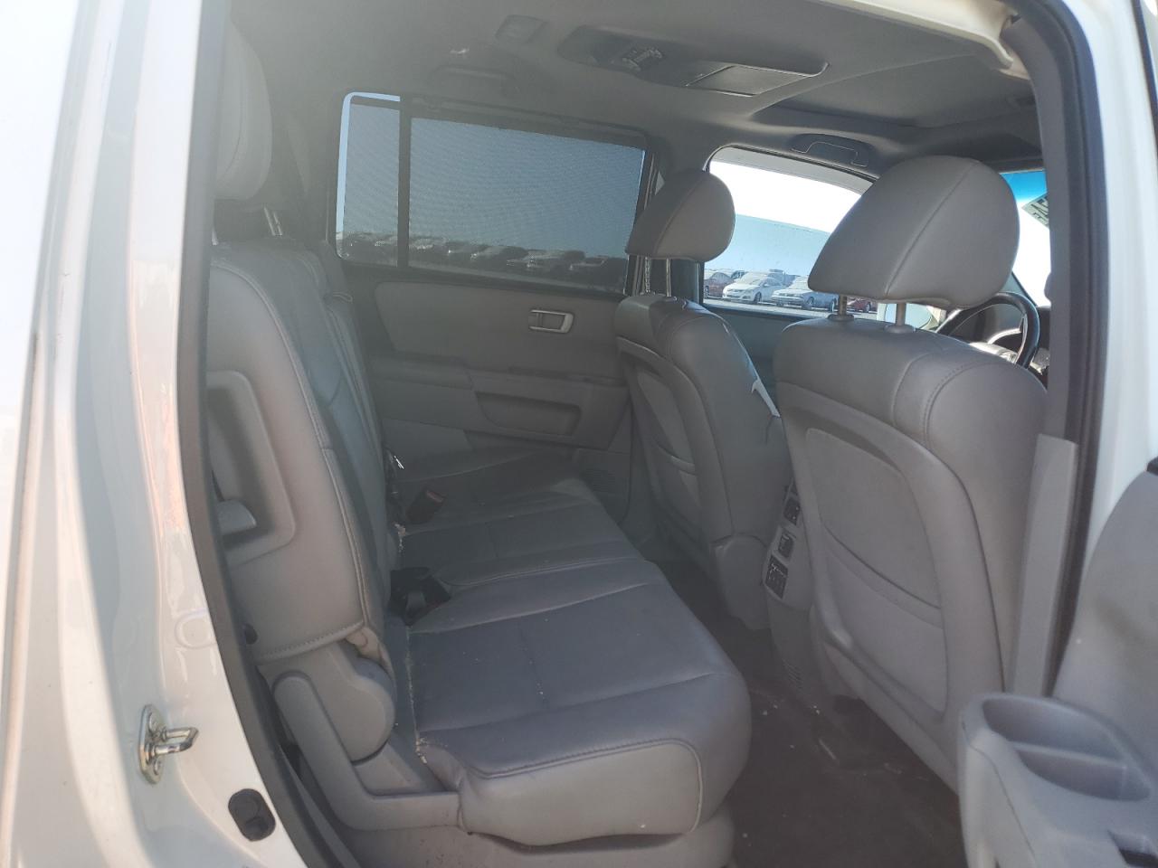 2015 Honda Pilot - Image 11