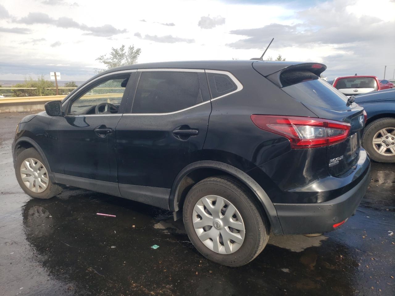 2020 Nissan Rogue - Image 2