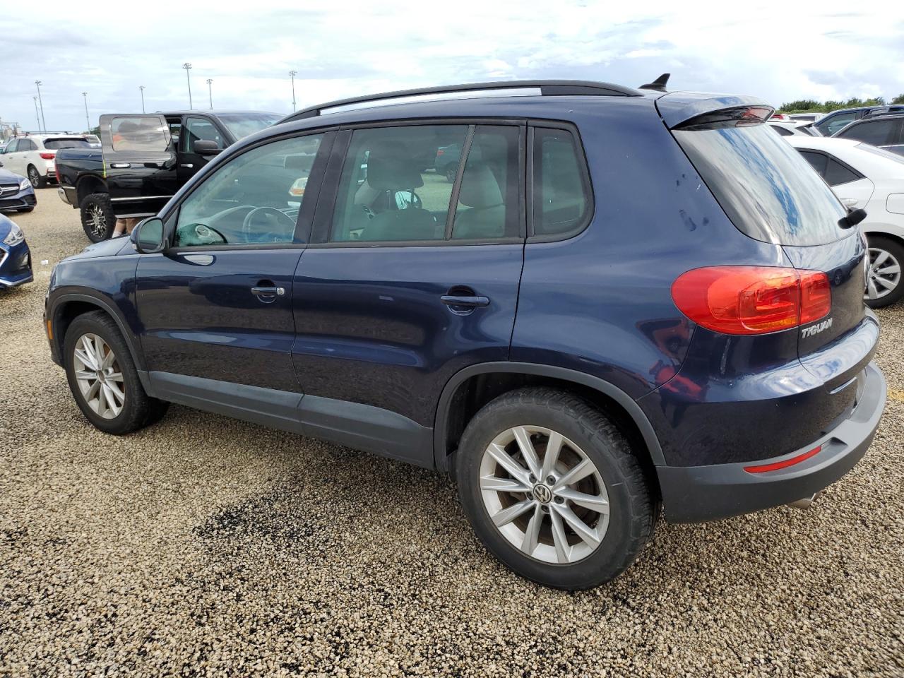 WVGAV7AX9FW610975 2015 VOLKSWAGEN TIGUAN - Image 2