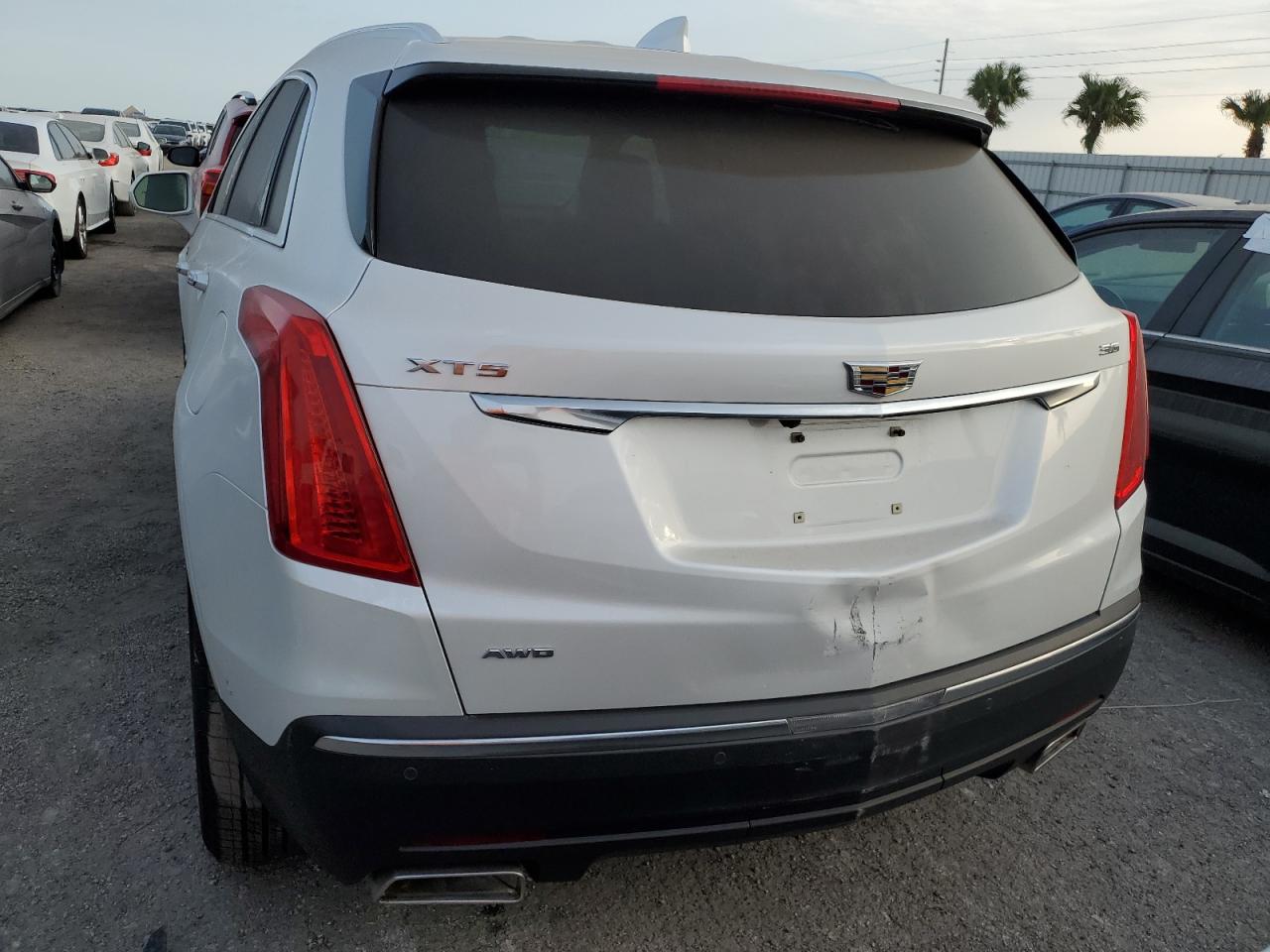 1GYKNERS8HZ149205 2017 Cadillac Xt5 Premium Luxury