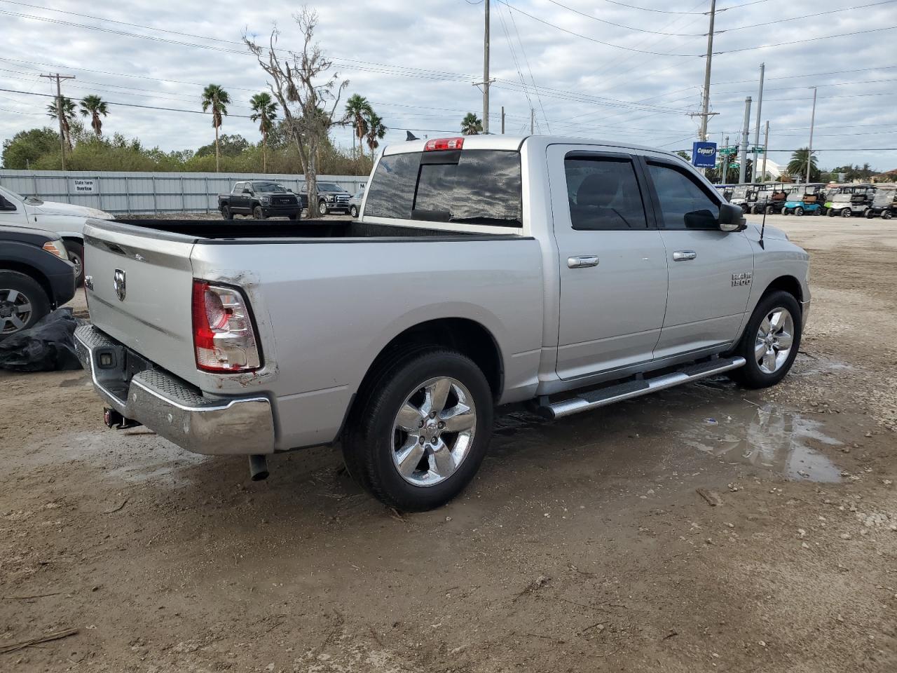 2016 RAM 1500 - Image 3