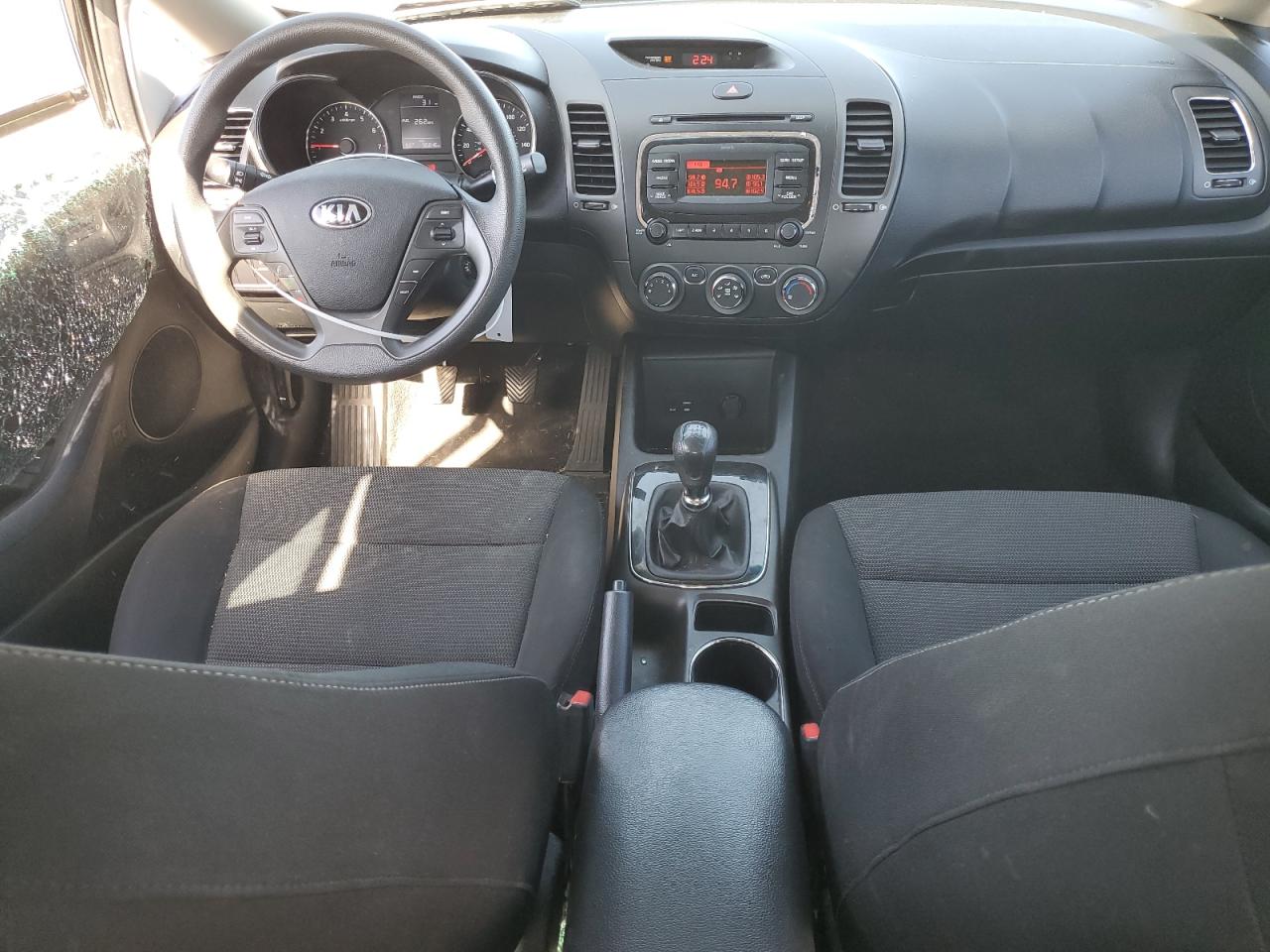 2017 Kia Forte - Image 8