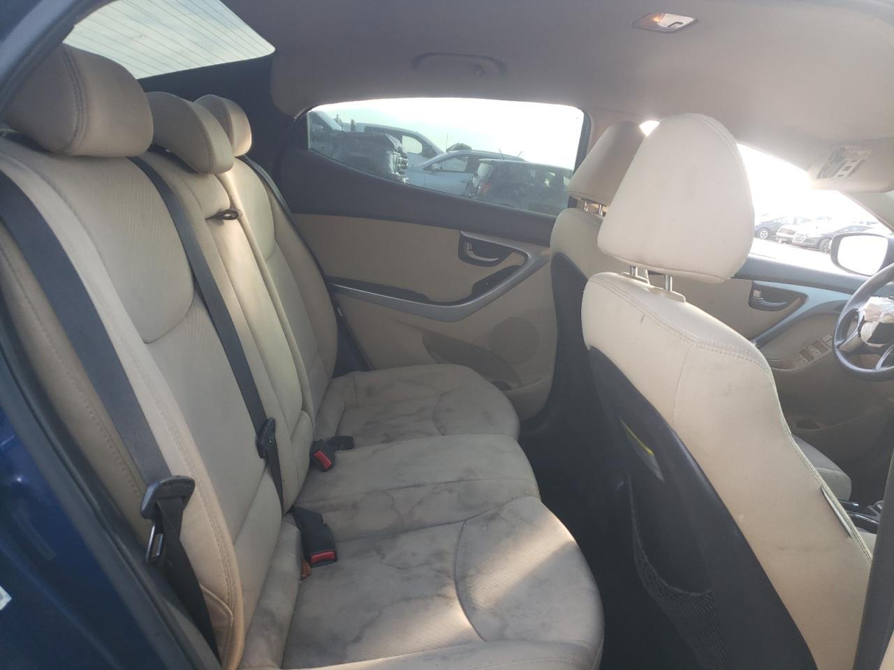 2013 Hyundai Elantra - Image 11