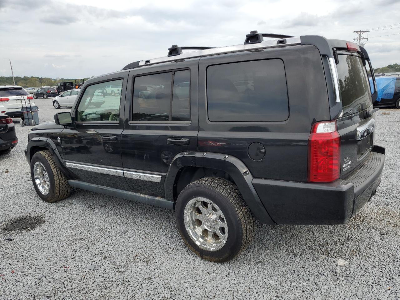 2008 Jeep Commander - Image 2
