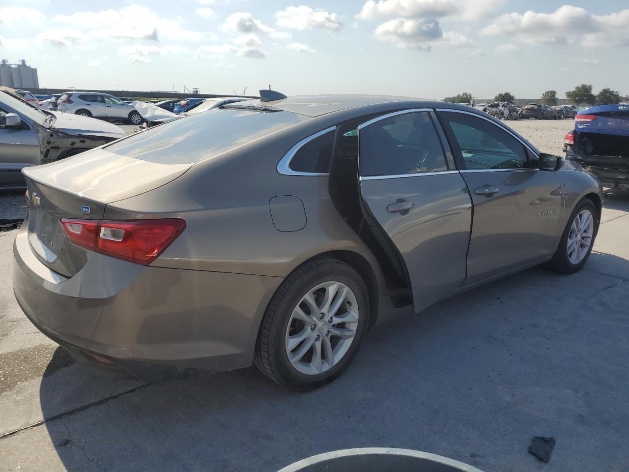 2018 Chevrolet Malibu - Image 3
