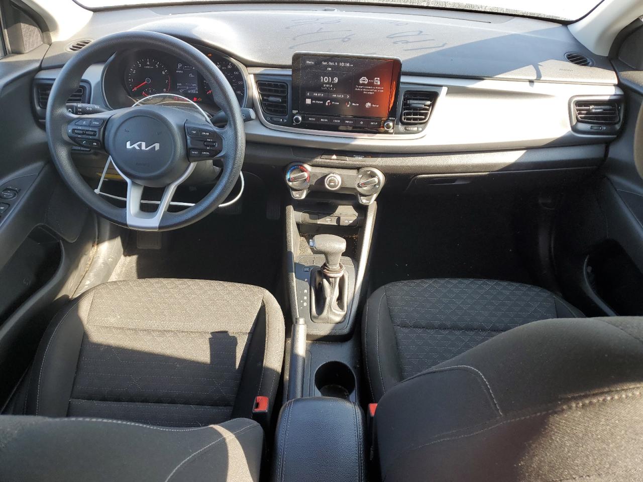 2023 Kia Rio - Image 8