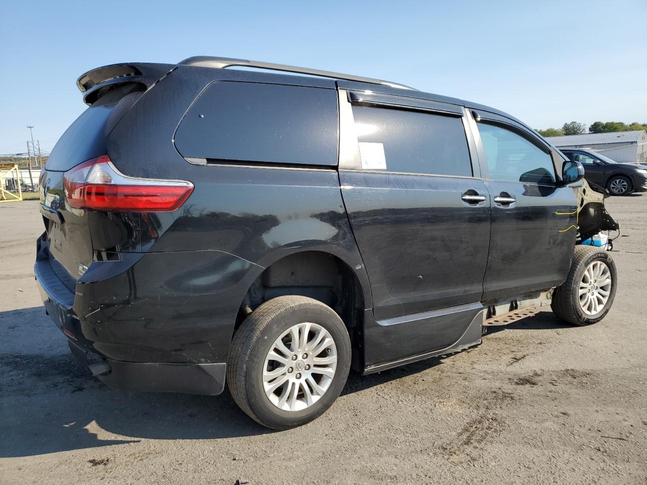 5TDYK3DC4GS703949 2016 Toyota Sienna Xle