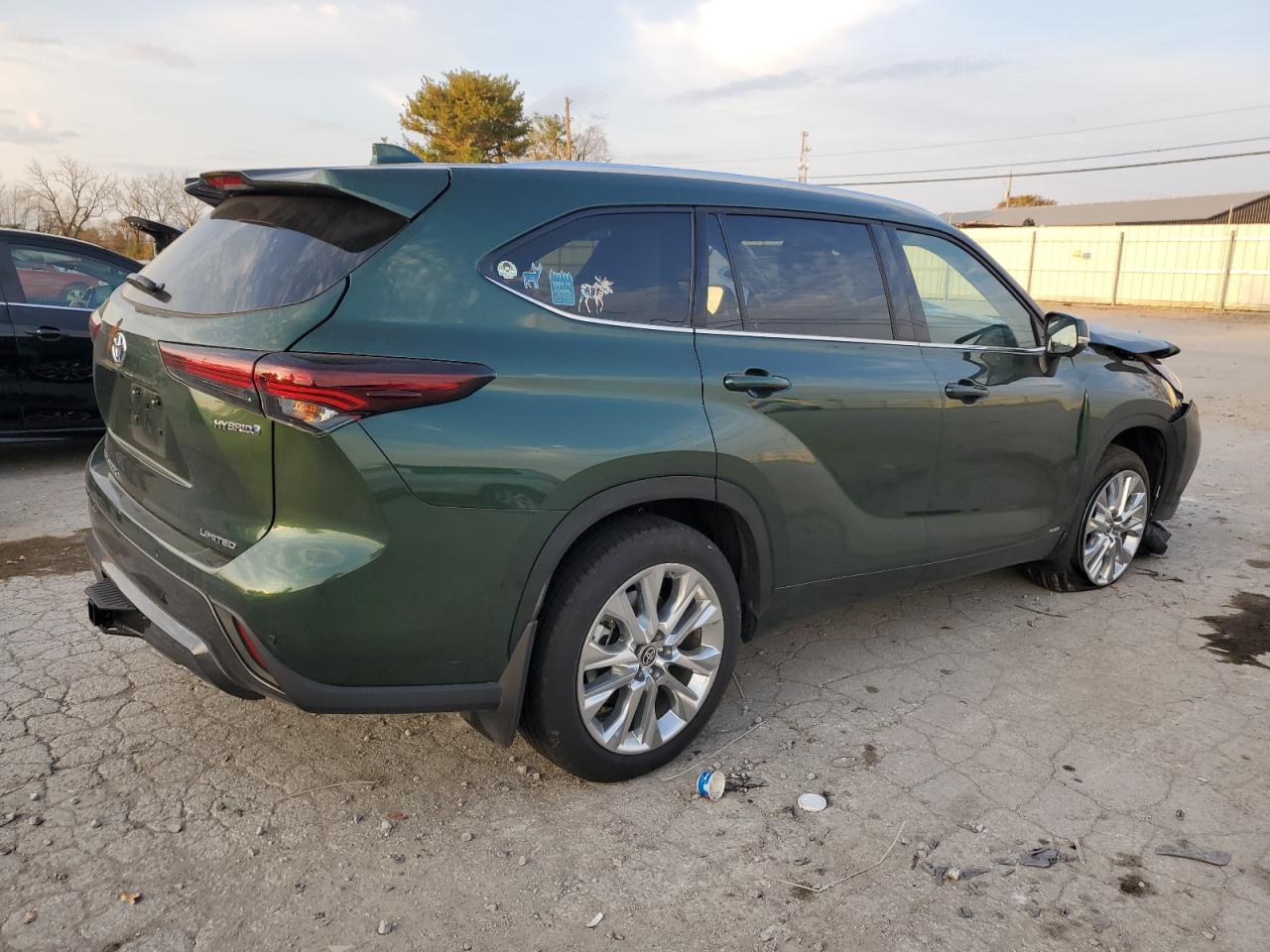 2024 Toyota Highlander - Image 3