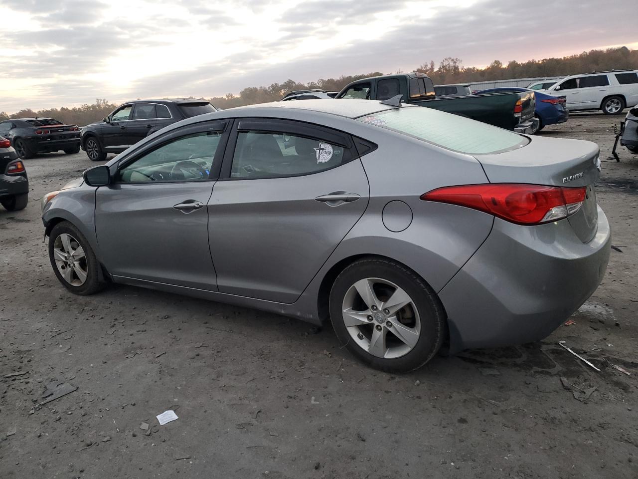 2013 Hyundai Elantra - Image 2