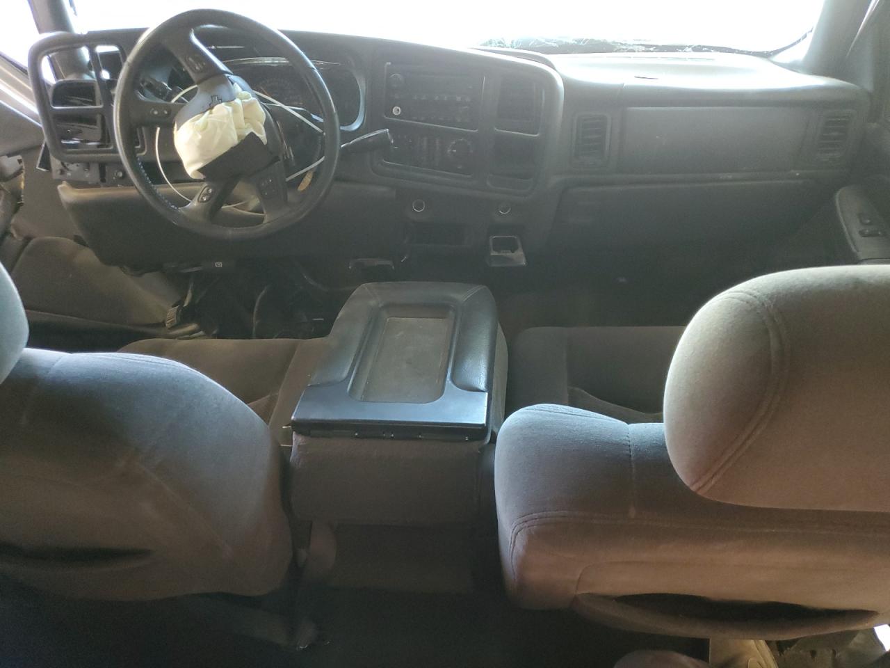 2005 Chevrolet Silverado - Image 8