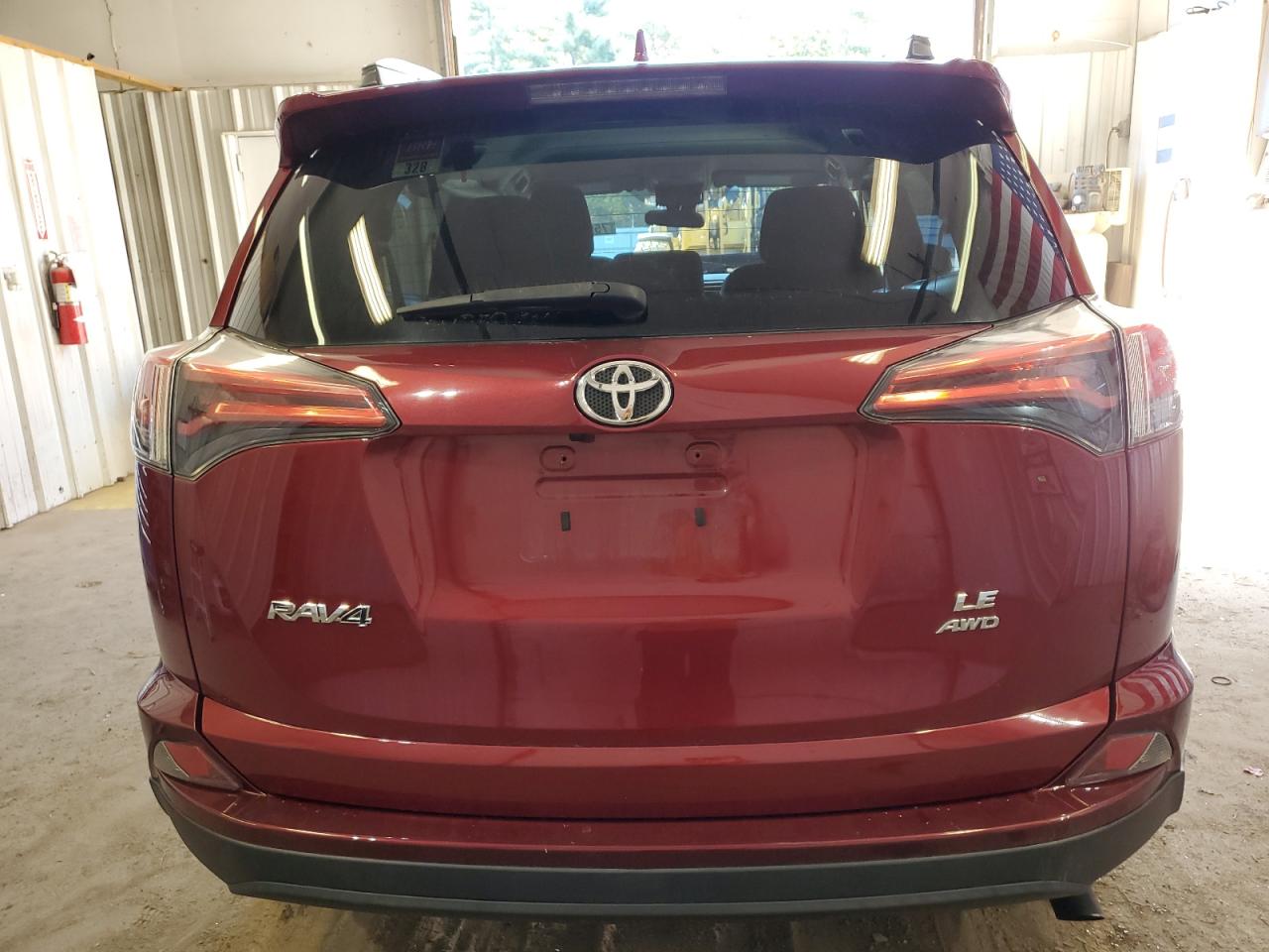 2018 Toyota Rav4 Le VIN: 2T3BFREV1JW840253 Lot: 75989764