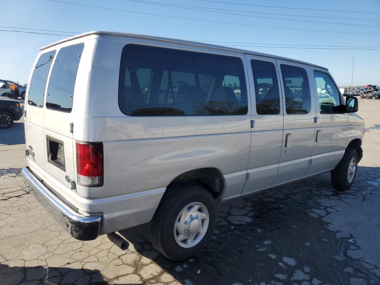 2007 Ford Econoline E350 Super Duty Wagon VIN: 1FBNE31LX7DB35849 Lot: 75196694