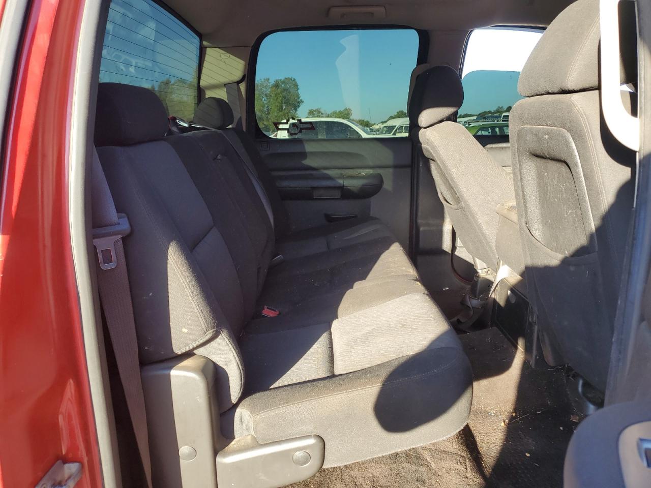 2012 Chevrolet Silverado - Image 11