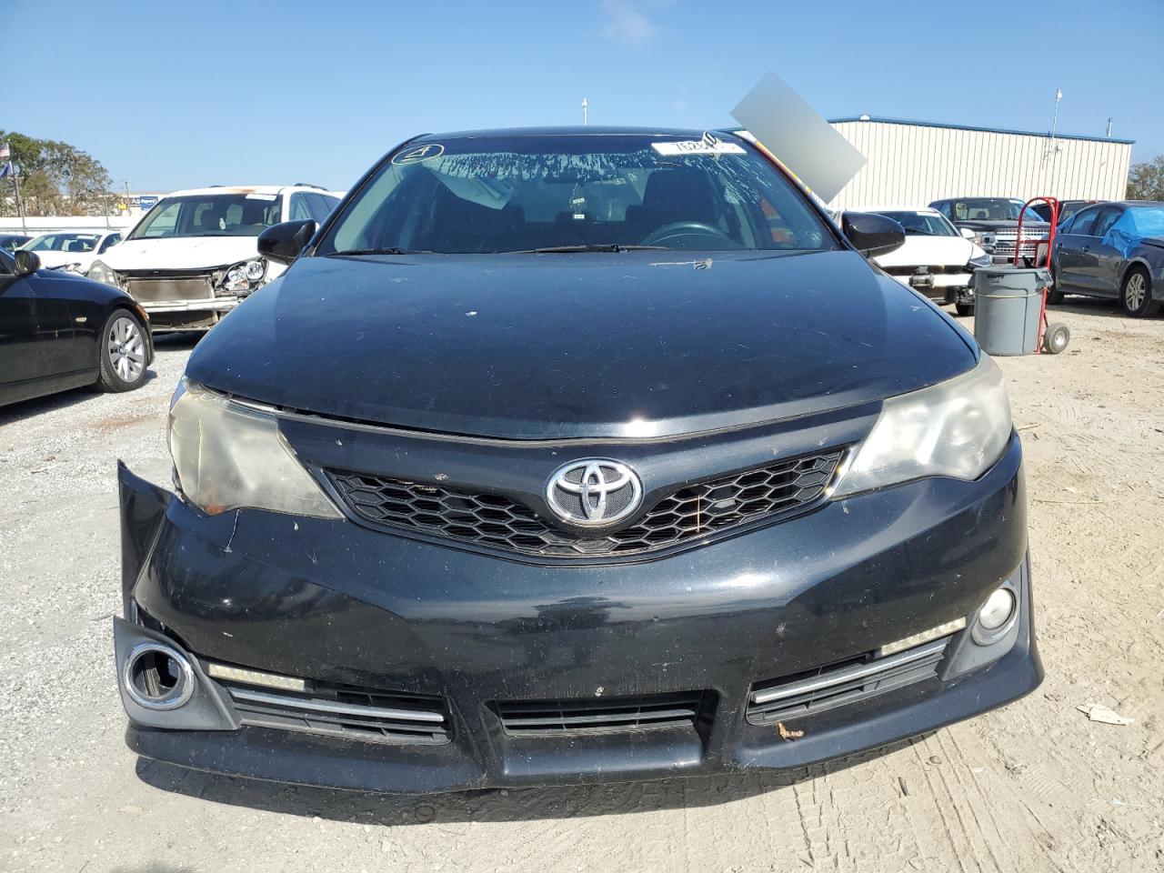 VIN 4T1BF1FK0EU349970 2014 TOYOTA CAMRY no.5