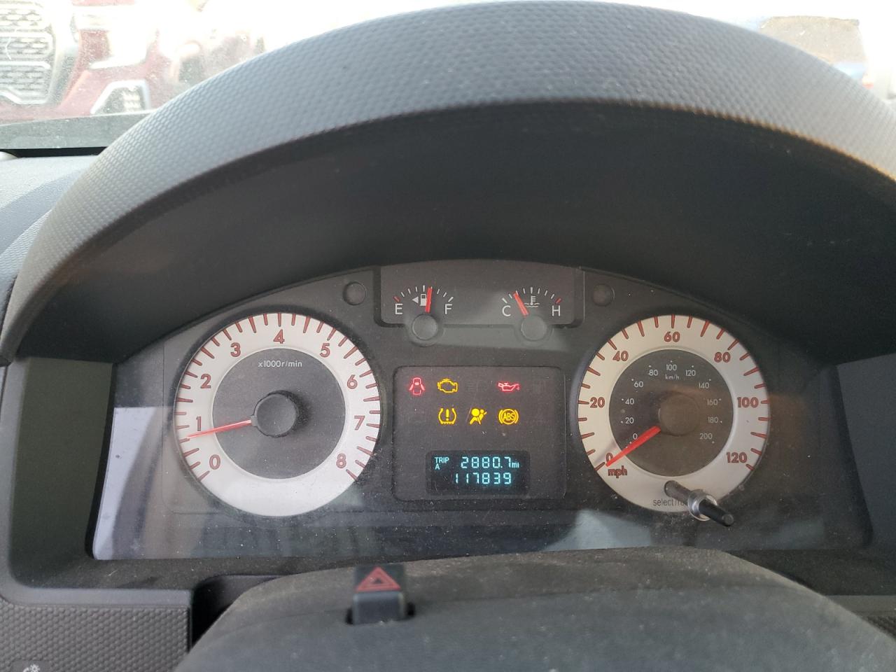 4F2CZ06118KM08011 2008 Mazda Tribute S