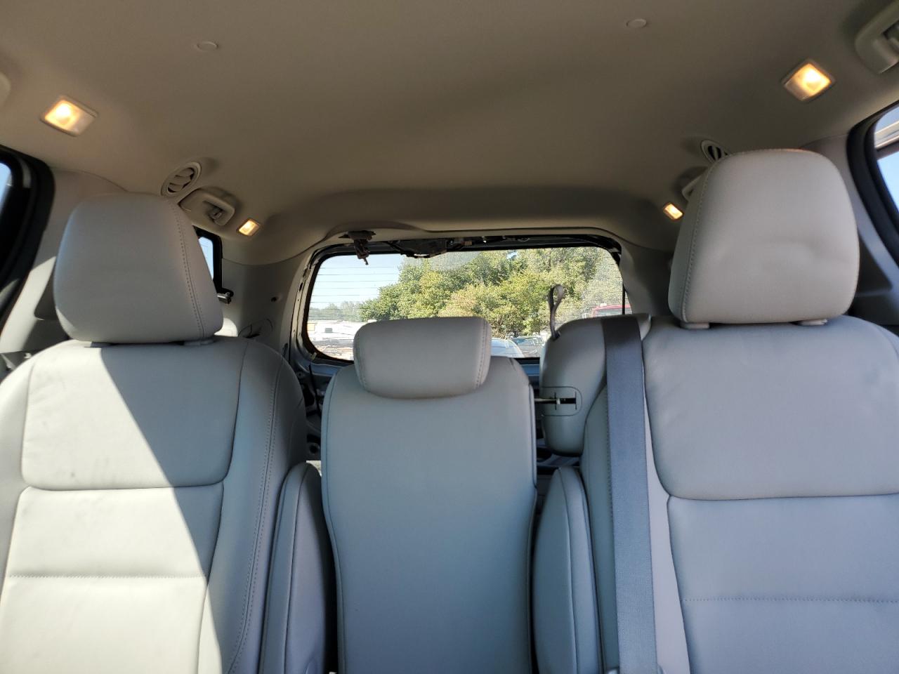 2020 Toyota Sienna - Image 10