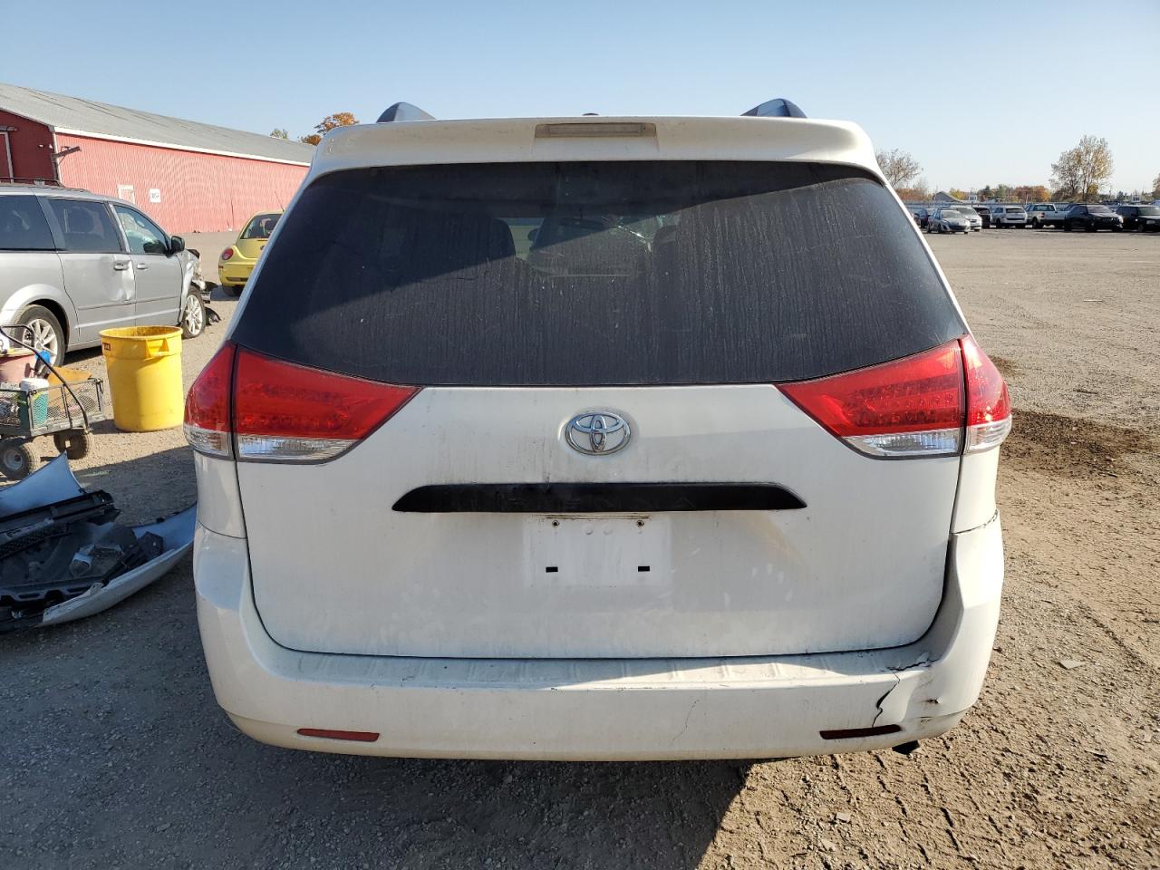 5TDZK3DC1BS129159 2011 Toyota Sienna