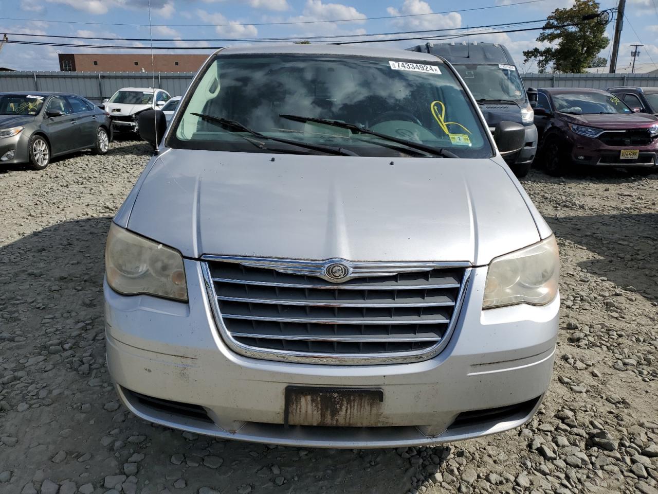 2010 Chrysler Town & Country - Image 5