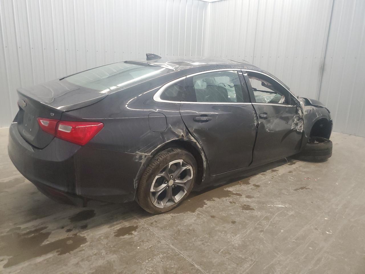 2023 Chevrolet Malibu - Image 3