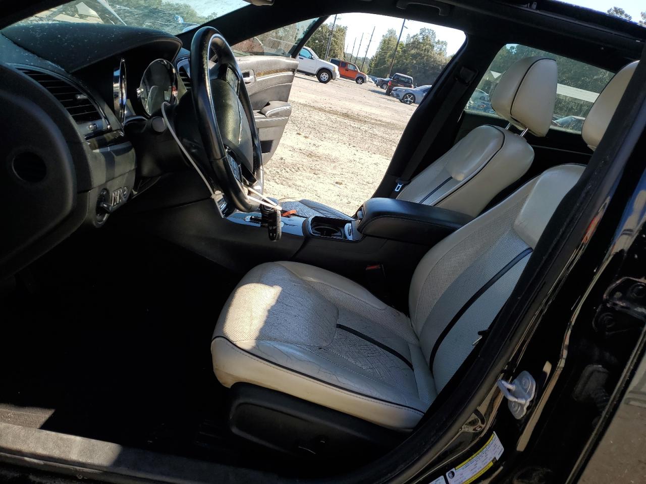 2013 Chrysler 300 - Image 7