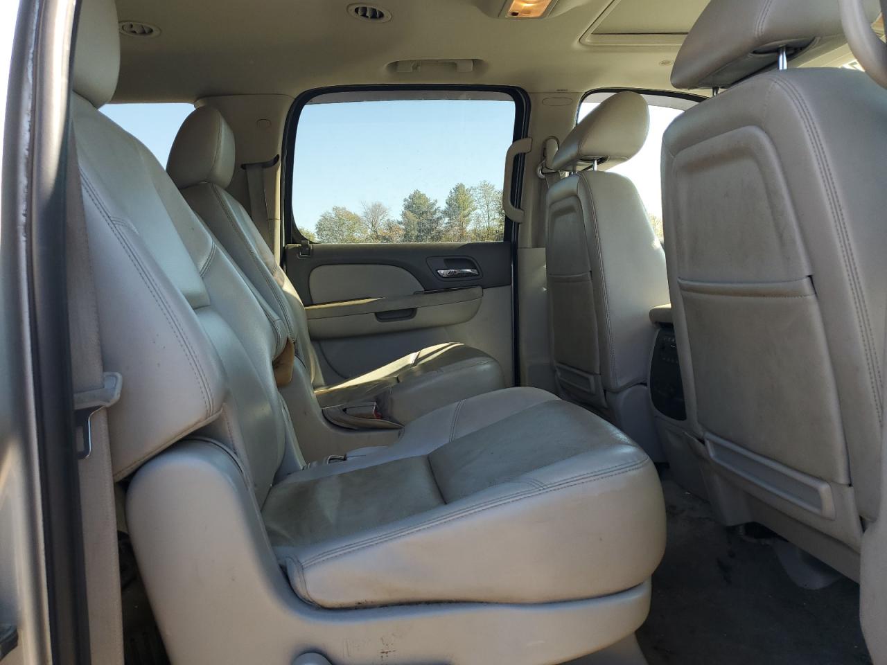 2011 Chevrolet Suburban K1500 Ltz VIN: 1GNSKKE39BR287300 Lot: 77374094