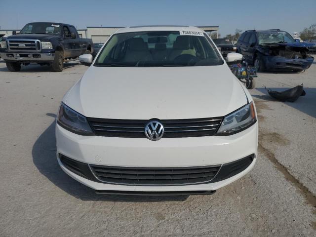  VOLKSWAGEN JETTA 2013 Белый