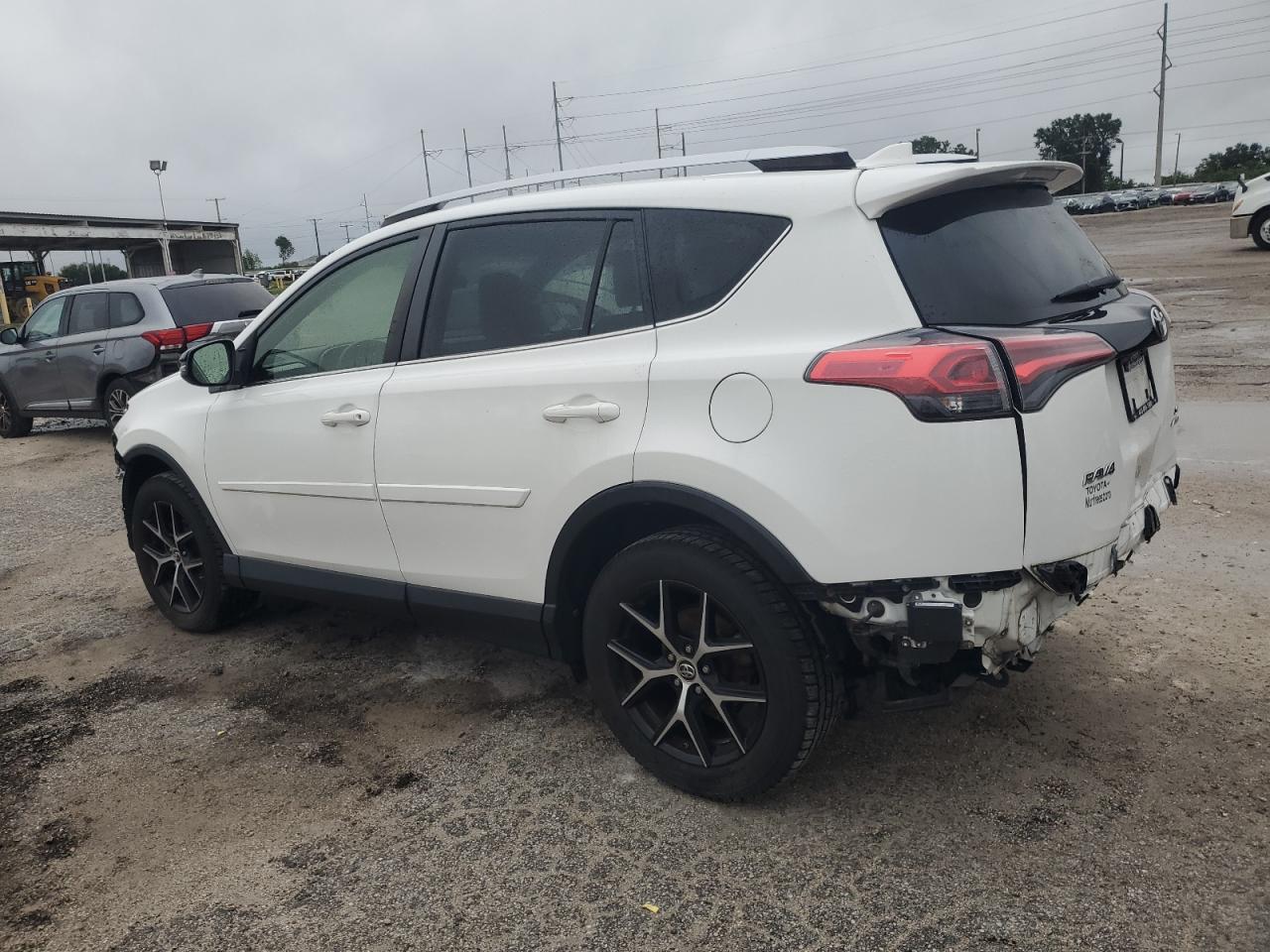 JTMJFREV4GJ055048 2016 TOYOTA RAV 4 - Image 2